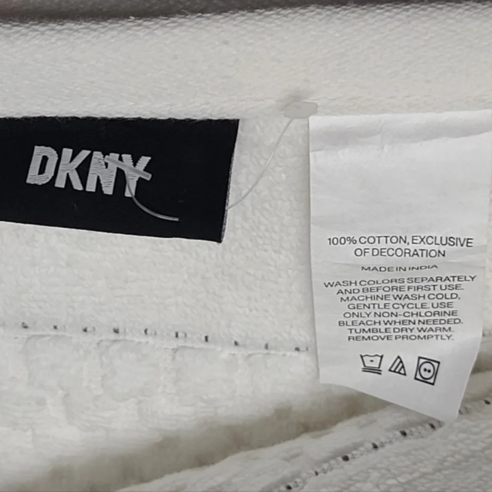 9pc DKNY White Textured Dark Gray Dot Pin Stripe Bath Hand Washcloth Towel Set
